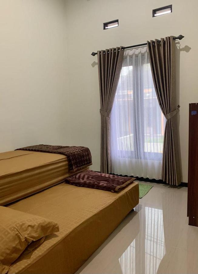Guest House / Homestay Bukit Mutiara Residence Ngingas Eksteriør bilde